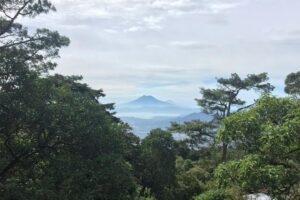 12 Hours in El Salvador